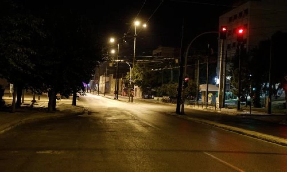 Πρόστιμο στο Σύνταγμα σε δυο νέους που δεν είχαν βεβαίωση εργοδότη